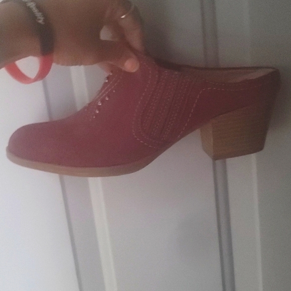 💥EARTH💥 LEATHER BURGANDY SIZE 9B SLIP ON CLOGGS, SHOES! VINTAGE! - Picture 6 of 12